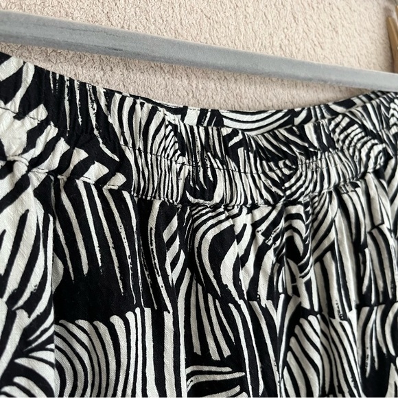 Vero Moda Zebra Patterned Skirt-Elastic Waist-Black/White-Women’s S/Small-Casual - Picture 6 of 10